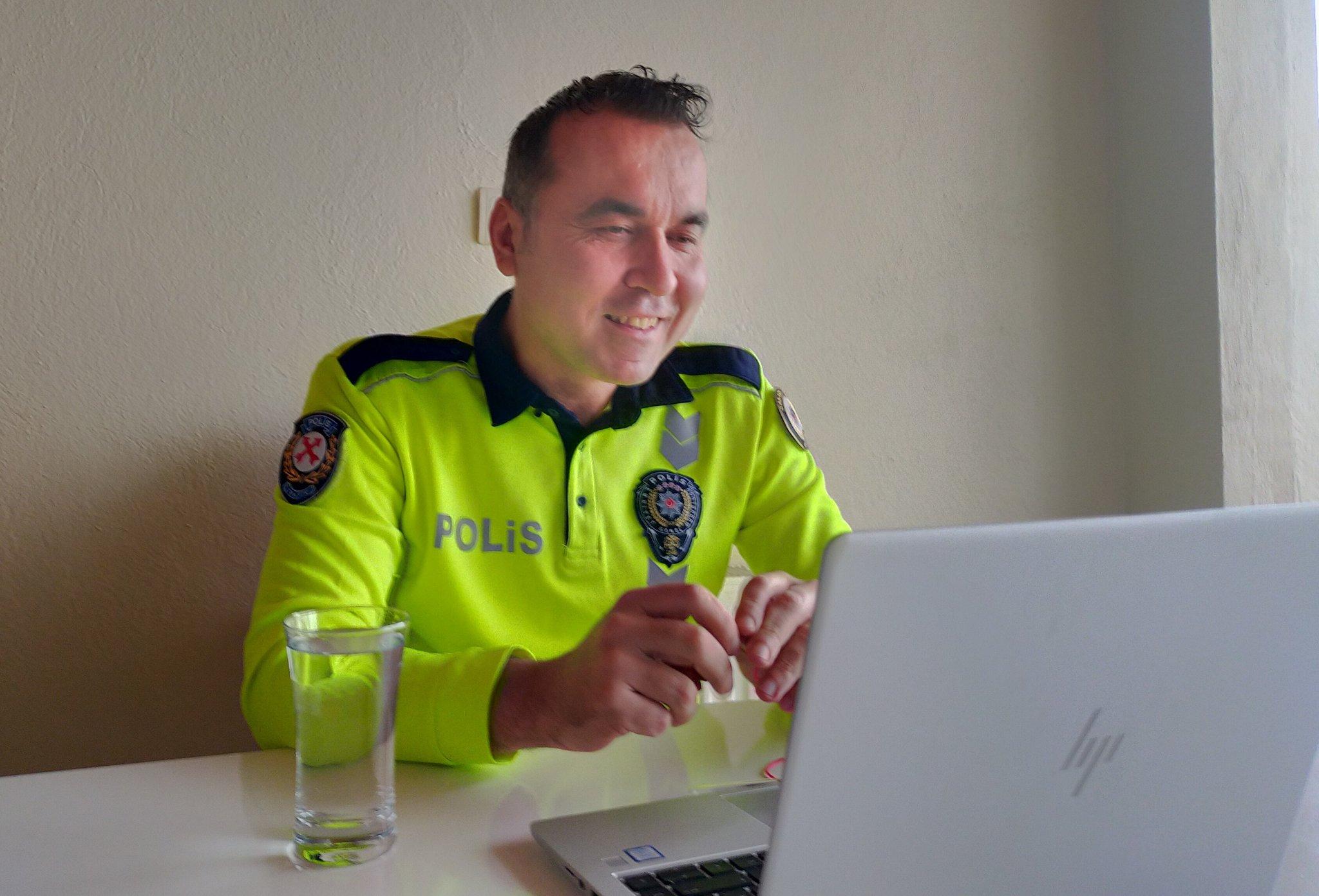 Trafik Denetleme Eğitim Büro Görevlilerİ ,Türk-İş İlkokulu Öğrencilerine Zoom  Uygulaması Üzerinden Trafik Eğitimi Verdi
