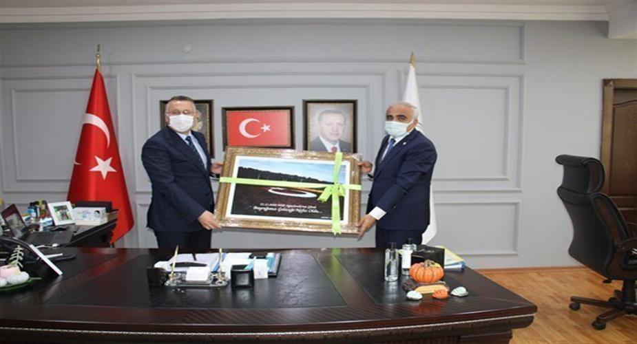 Adapazarı Belediye Başkanı Mutlu Işıksu’ya Bölge Müdürü Ziya Polat'tan İadeyi Ziyaret