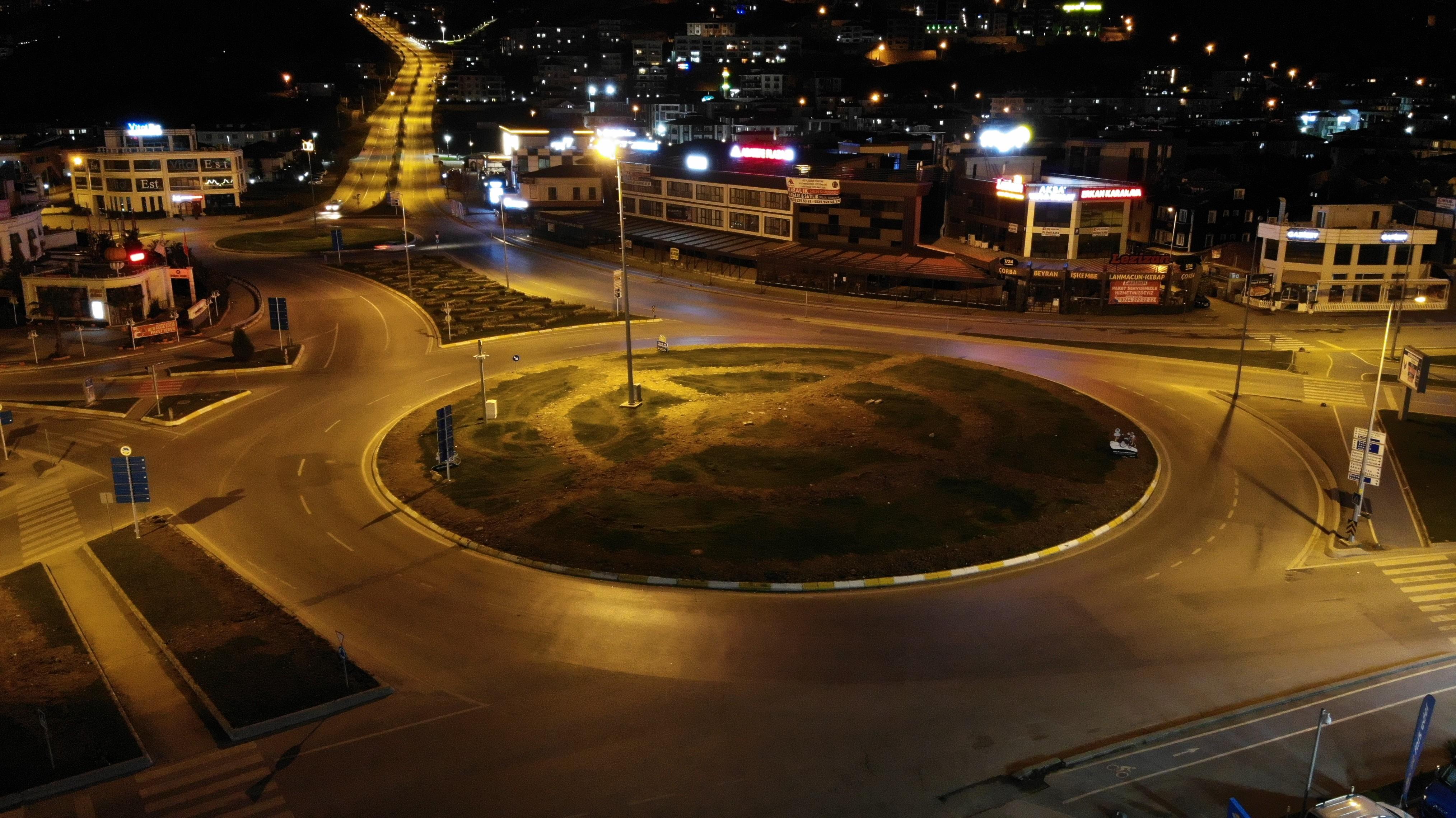 56 SAATLİK SOKAĞA ÇIKMA YASAĞI BAŞLIYOR