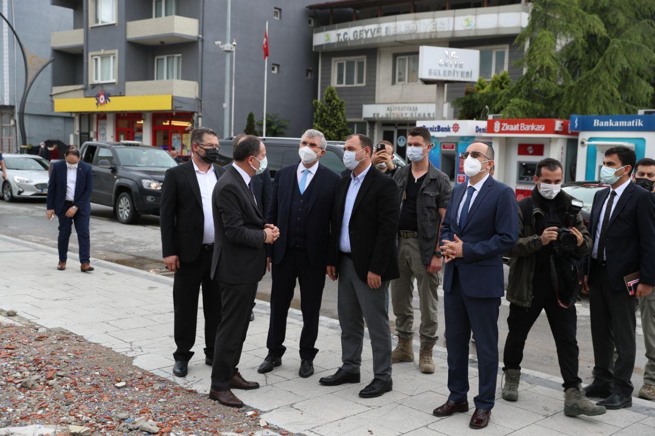 Şehir protokolünden Geyve çıkarması