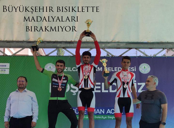 Büyükşehir bisiklette madalyaları bırakmıyor