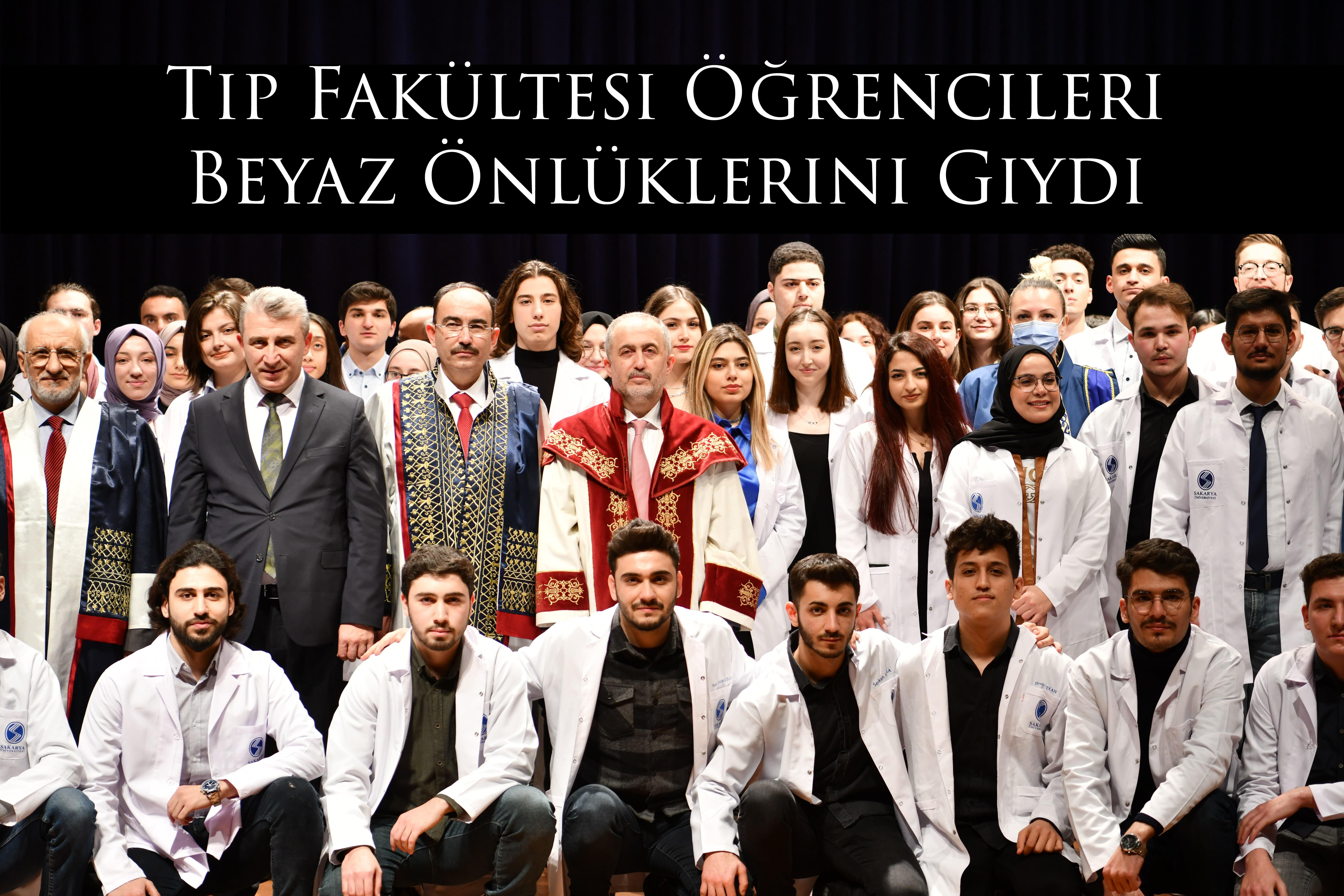Tıp Fakültesi Öğrencileri Beyaz Önlüklerini Giydi