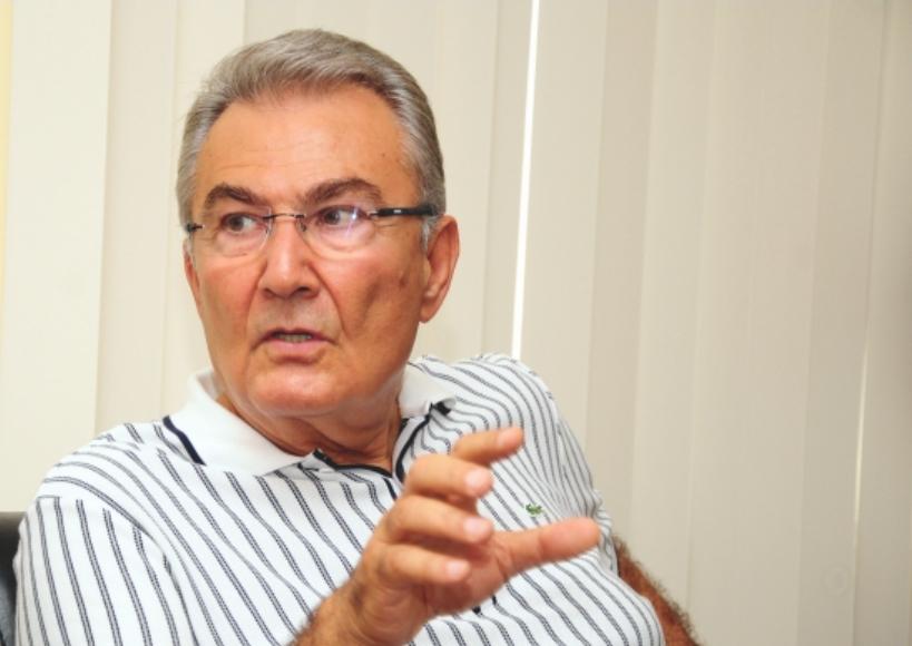 Deniz Baykal hayatını kaybetti