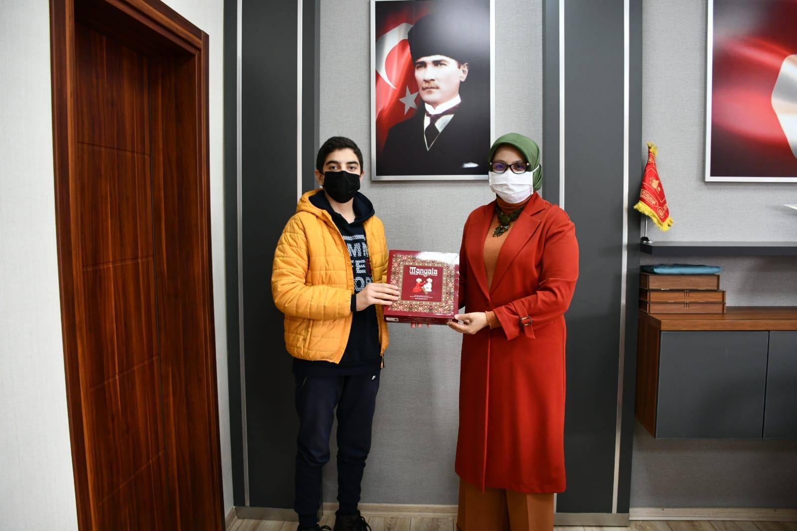 Başarılı Öğretmen ve Öğrenciler Ödüllendirildi.