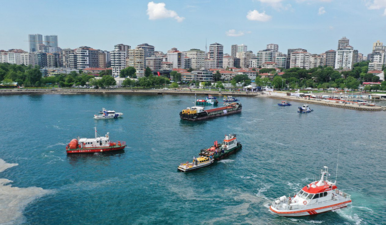 MARMARA DENİZİNDE TEMİZLİK BAŞLADI