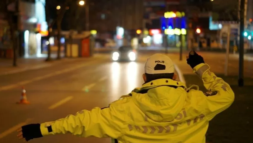 Tam Kapanmada Dışarı Çıktılar Cezayı Yediler