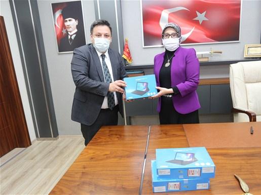 SATSO'dan Uzaktan Eğitim Gören Öğrencilere Tablet Desteği