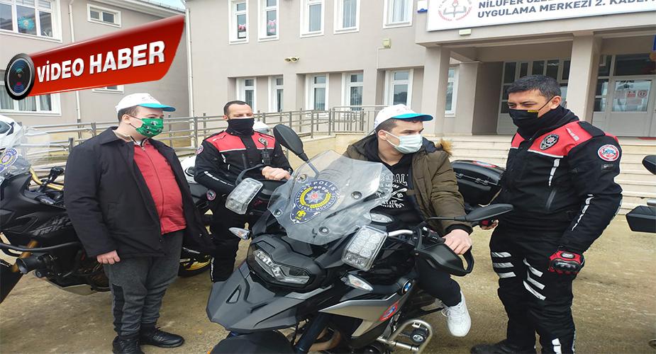 Sakarya Emniyet Müdürlüğü Ekipleriden 2 Nisan Dünya Otizm Farkındalık Günü Etkinliği
