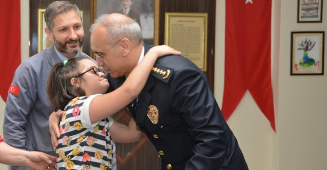Unutmamalıyız ki her insan bir engelli adayıdır.   Sevgi varsa Engel yoktur..