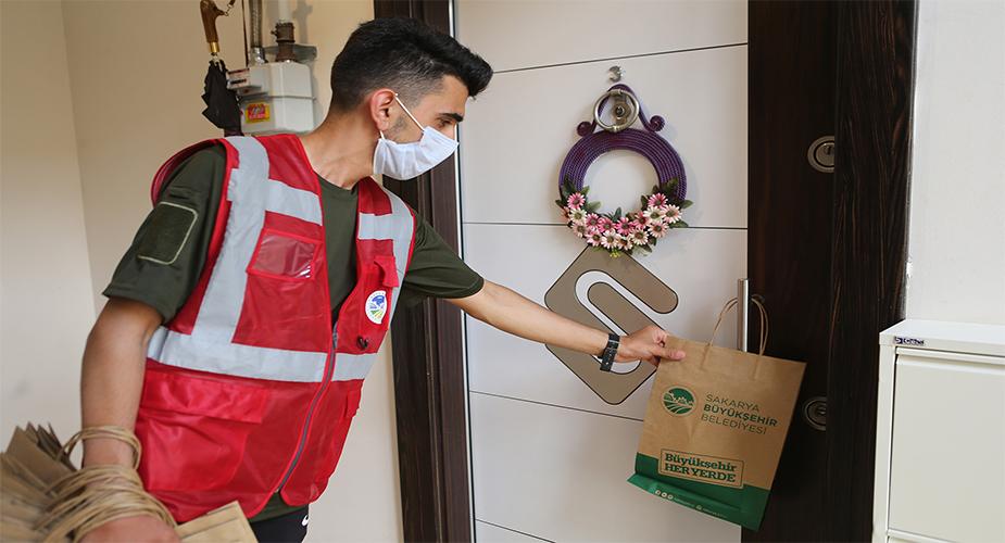 Kocaali’de 5 Mahalleye 20 Bin Maske