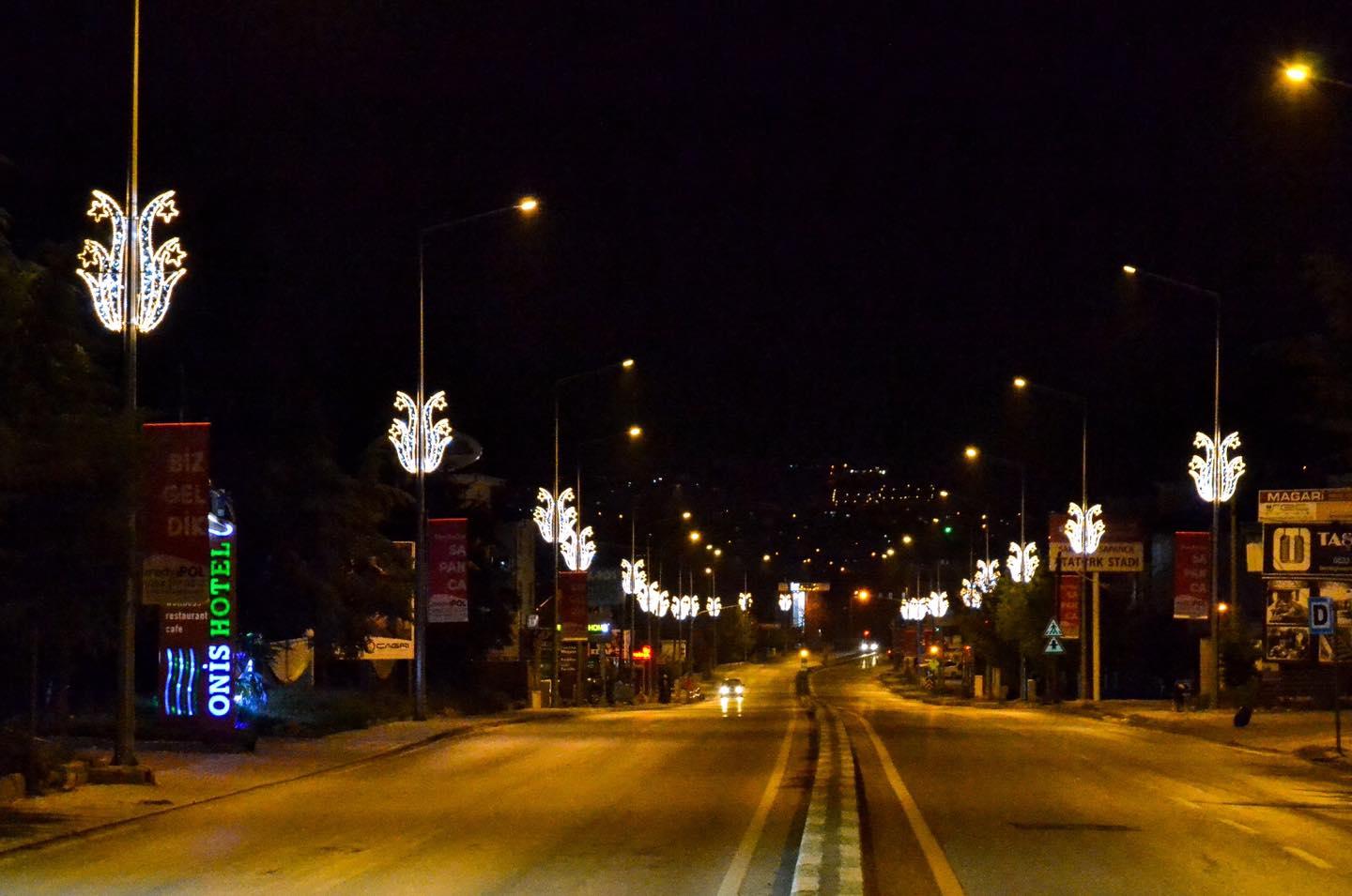 Sapanca İzmit Caddesi Işıl Işıl Oldu