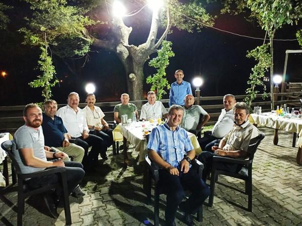 Akyazı’ da Tayin ve Emekli Olan Personele Anlamlı Vefa