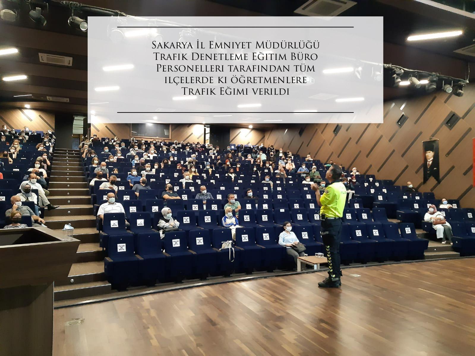 Sakarya İl Emniyet Müdürlüğü Trafik Denetleme Eğitim Büro Personelleri tarafından tüm ilçelerde ki öğretmenlere Trafik Eğimi verildi.