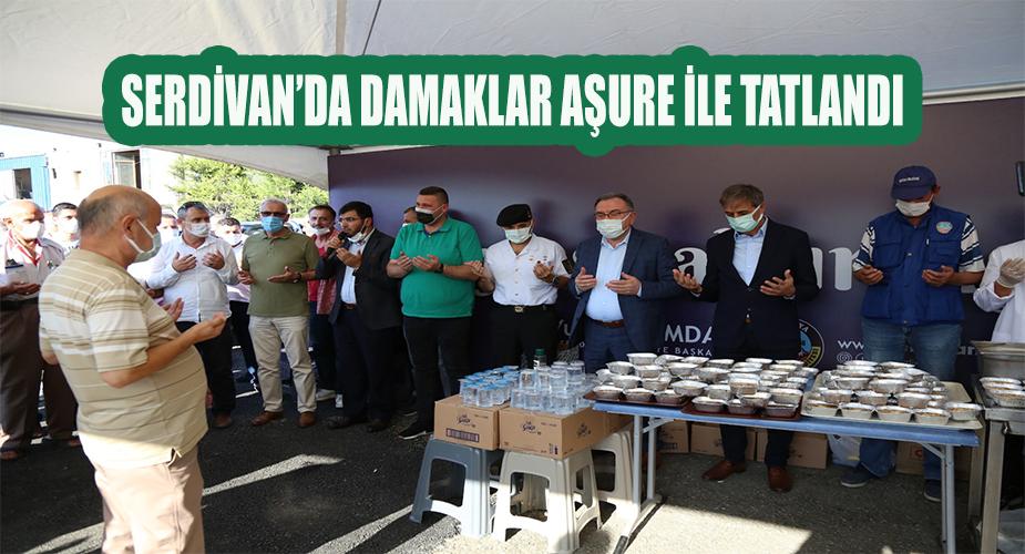 Serdivan’da Damaklar Aşureyle Tatlandı