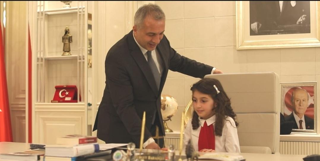 BAŞKAN BABAOĞLU’NDAN  ANLAMLI 23 NİSAN VİDEOSU 