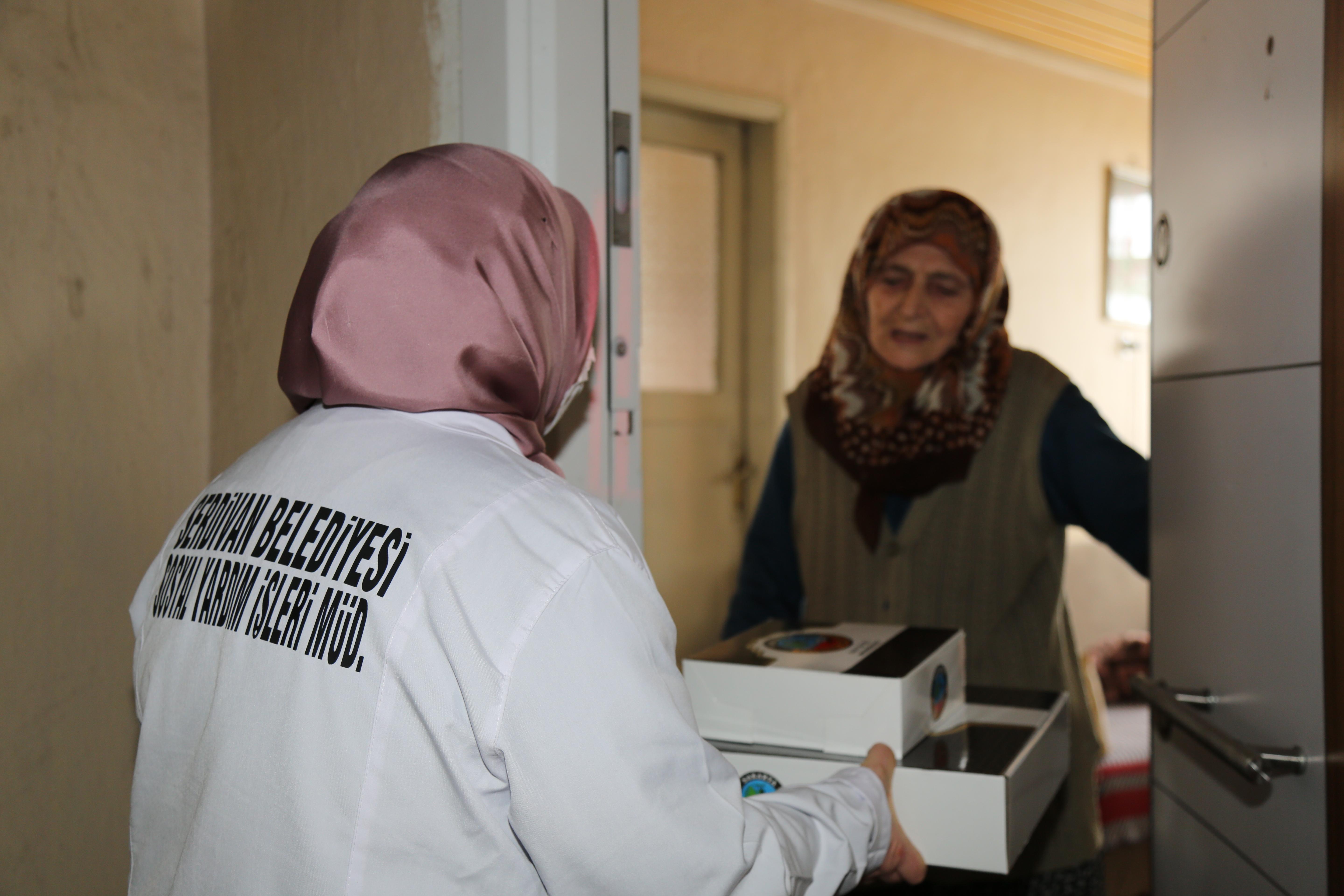 Yaşlı Destek Çalışanları Her An Onlarla