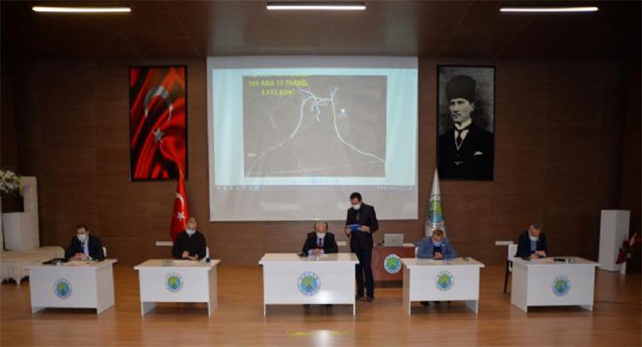 HENDEK BELEDİYESİ'NDE 2 TAŞINMAZIN İHALESİ GERÇEKLEŞTİRİLDİ