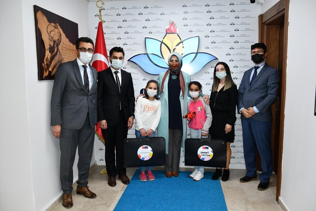 Durmuş, PİKTES 23 Nisan Ödüllerini Verdi