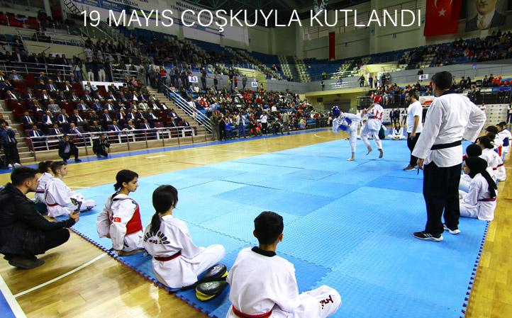 19 MAYIS COŞKUYLA KUTLANDI