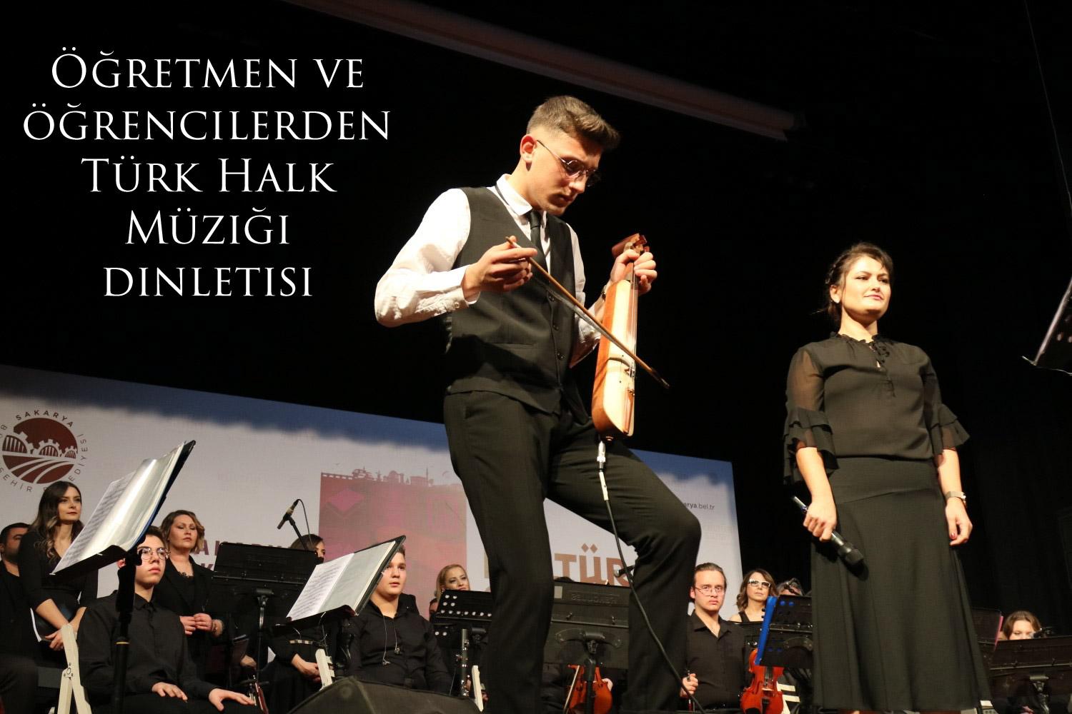 Öğretmen ve öğrencilerden Türk Halk Müziği dinletisi