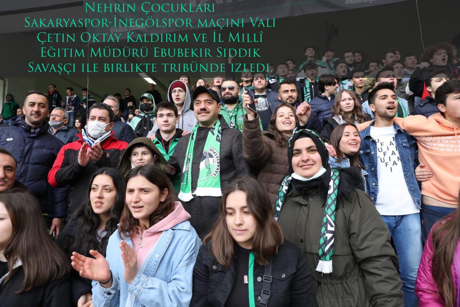 Nehrin Çocukları Sakaryaspor-İnegölspor maçını Vali Çetin Oktay Kaldırım ve İl Milli Eğitim Müdürü Ebubekir Sıddık Savaşçı ile birlikte tribünde izledi.