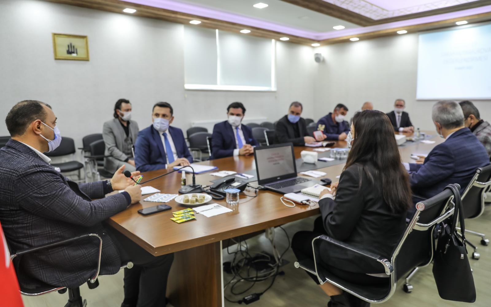 Vali Kaldırım Pamukova İlçesini Ziyaret Ederek Koronavirüs Toplantısına Başkanlık Etti