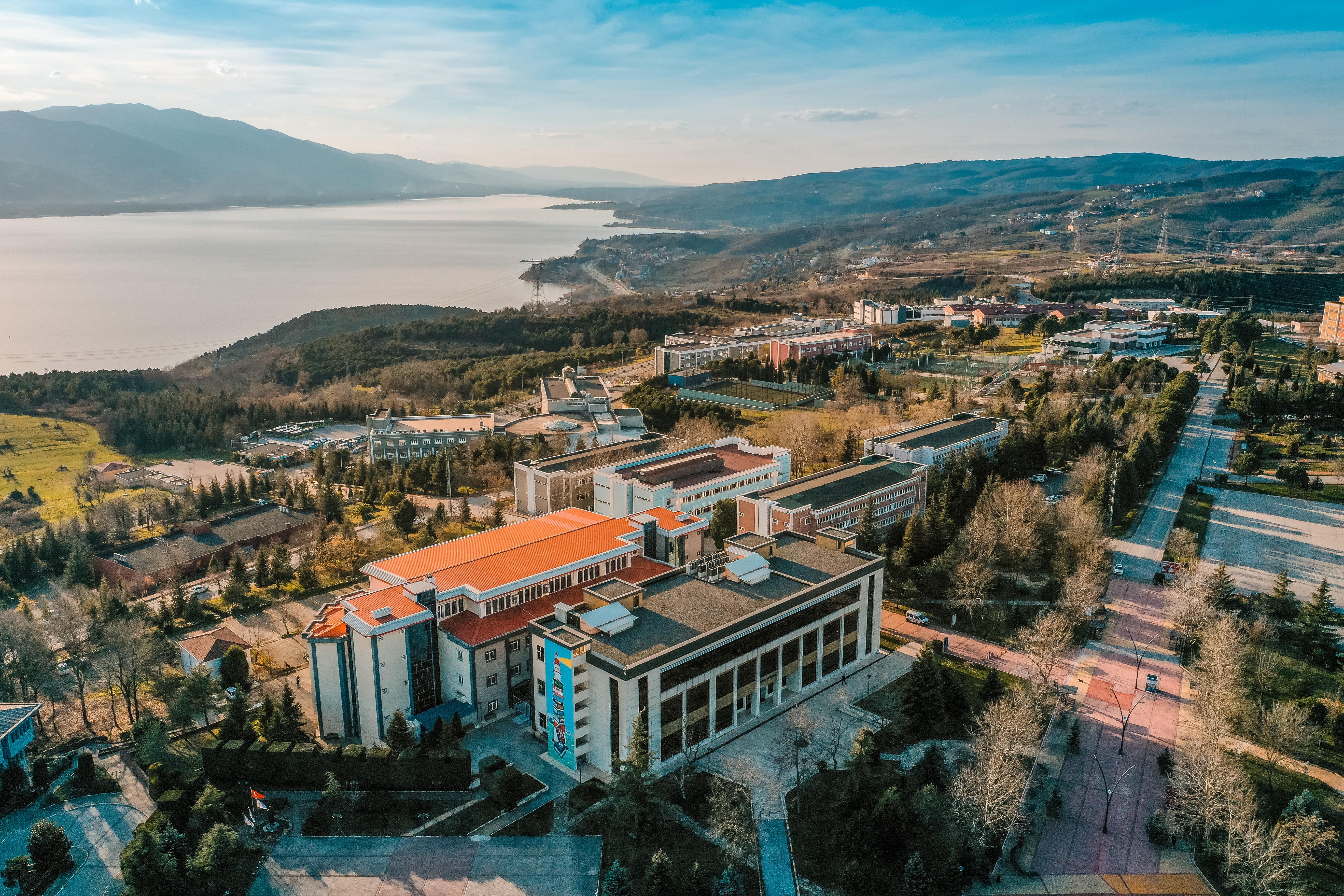 Sakarya Üniversitesi YÖK Raporunda Birçok Alanda Öne Çıktı