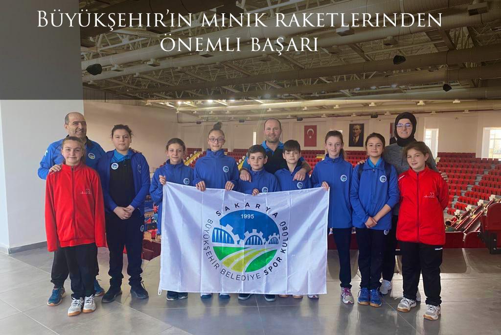 Büyükşehir Belediyesi’nin minik raketleri Karaman’da gerçekleştirilen Masa Tenisi Türkiye Küçükler Ferdi Şampiyonası’ndan önemli derecelerle döndü.   Sakarya Büyükşehir Belediyesi, sporun her dalında hanesine dereceler ekliyo
