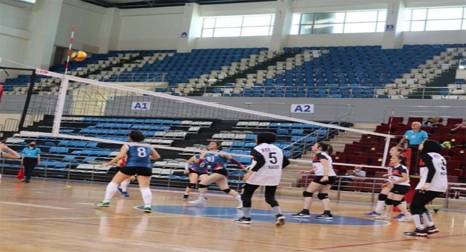 AKYAZI BOYBEYİSPOR VOLEYBOL TAKIMLARI MÜSABAKALARDAN MAĞLUBİYET İLE AYRILDI