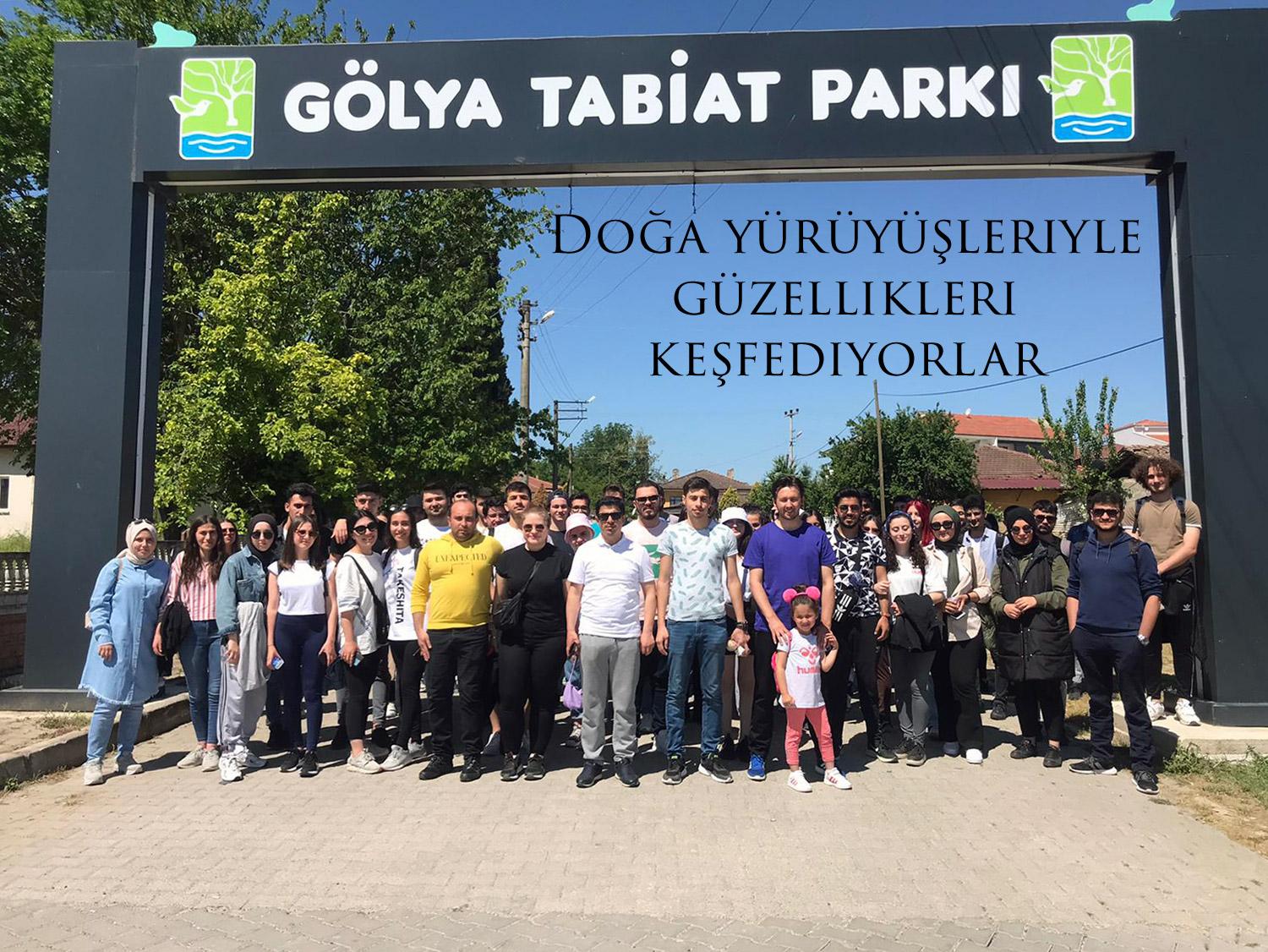 Doğa yürüyüşleriyle güzellikleri keşfediyorlar