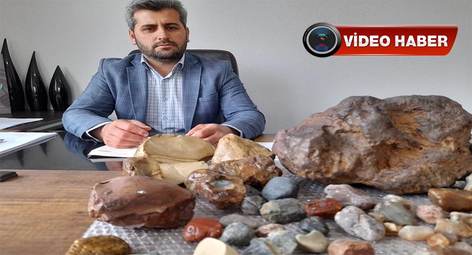 Hobi İçin Çıktığı Doğa Yürüyüşünde Göktaşı Buldu