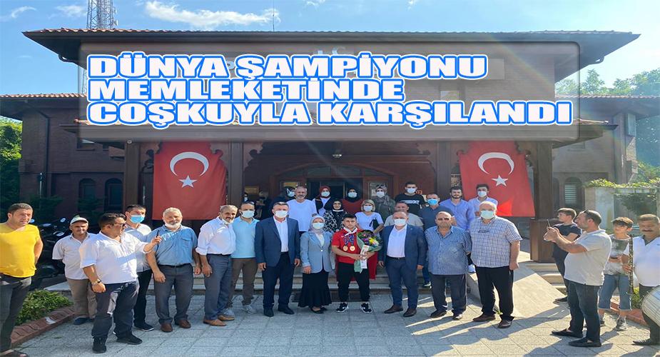 Dünya Şampiyonu Memleketinde Coşkuyla Karşılandı