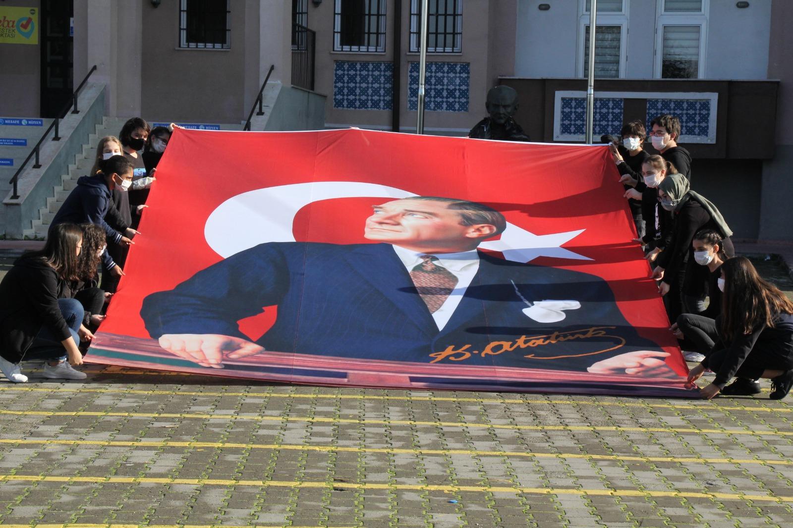 Mithatpaşa Ortaokulu Ailesinden Atatürk için Özel Anma Programı