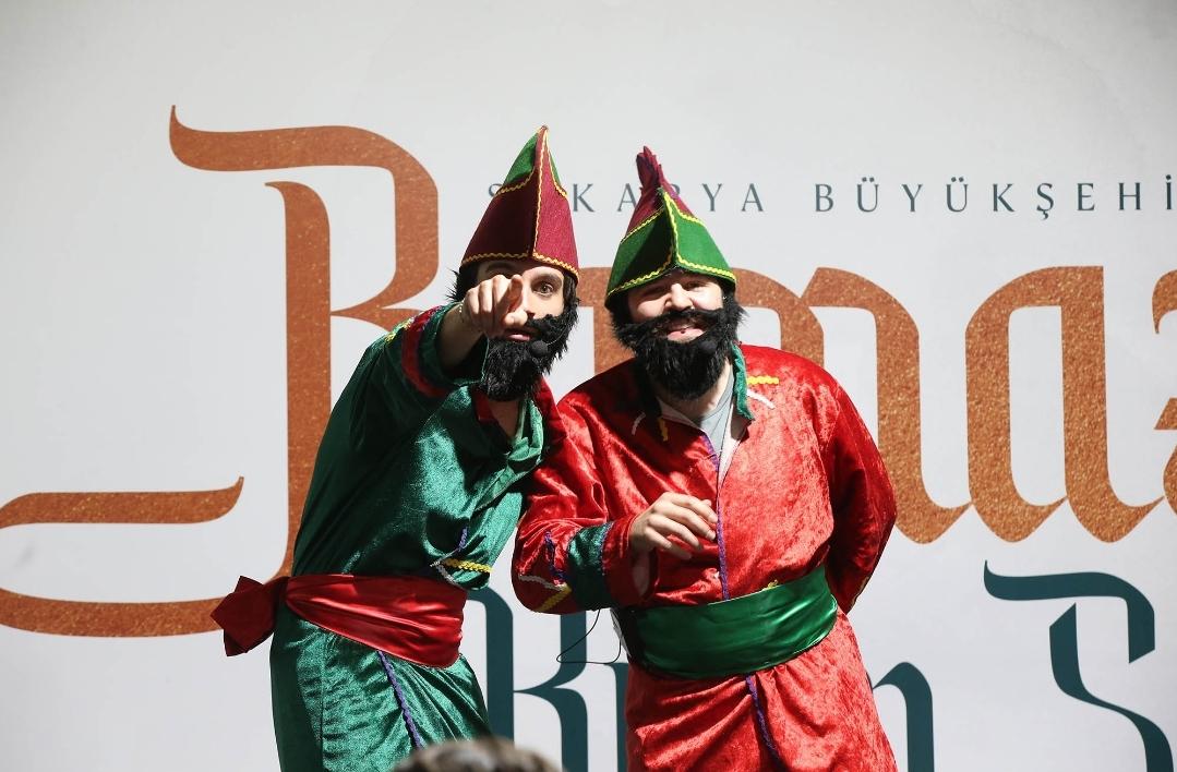 Sakarya 11 ayın sultanı Ramazan’ın huzurunu bu sokakta hissediyor 